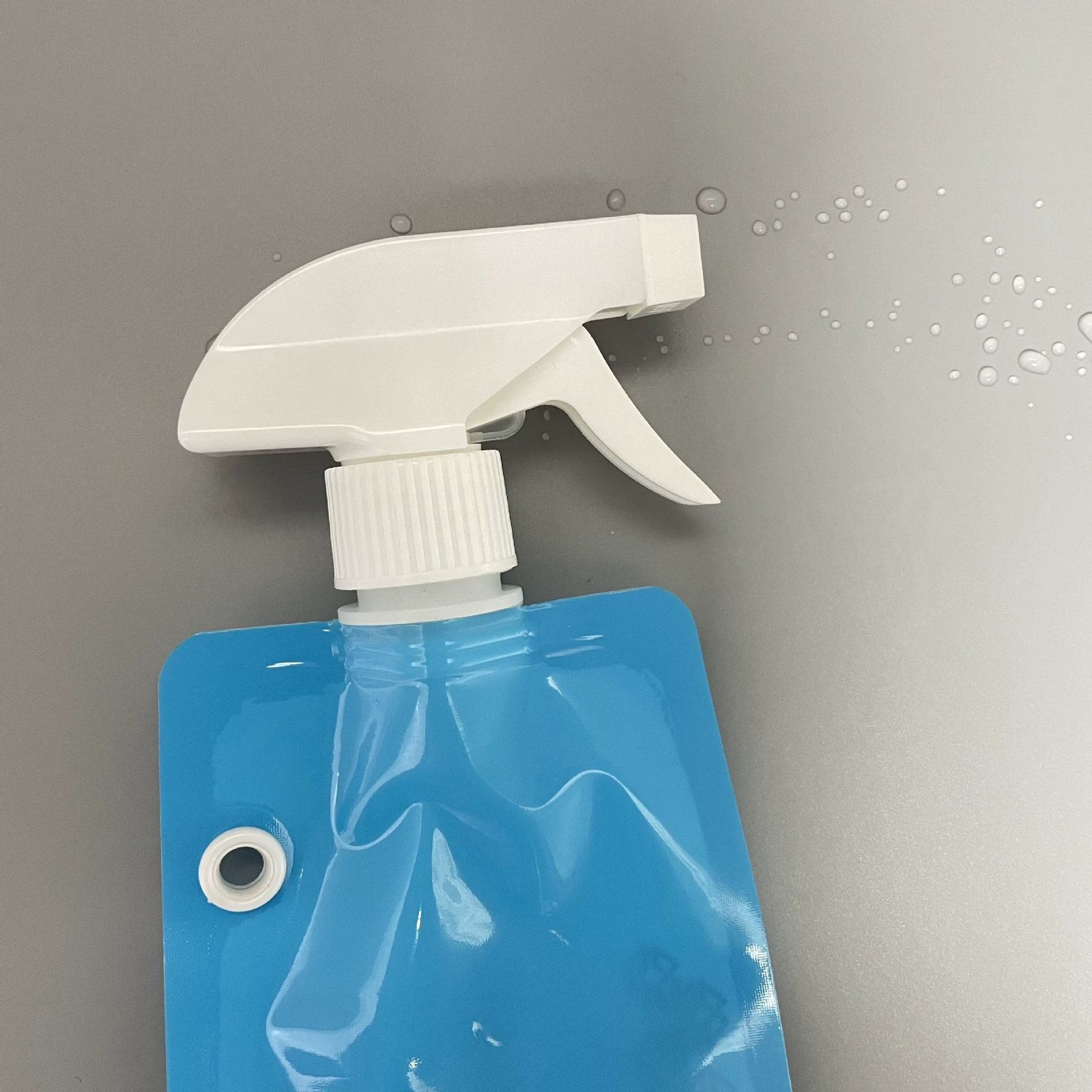 1000 ml Leak-Resistant Hanging Tree Infusion Pouch with Spout for Plant Nutrient Solution