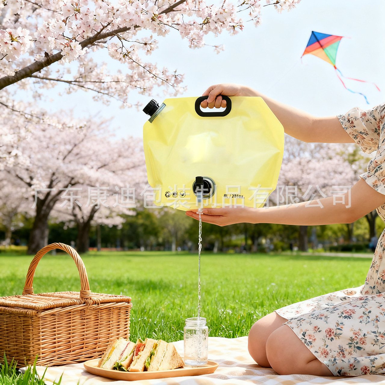 儿童果汁泥与婴儿液态辅食包装:可配夹链的自立吸嘴袋