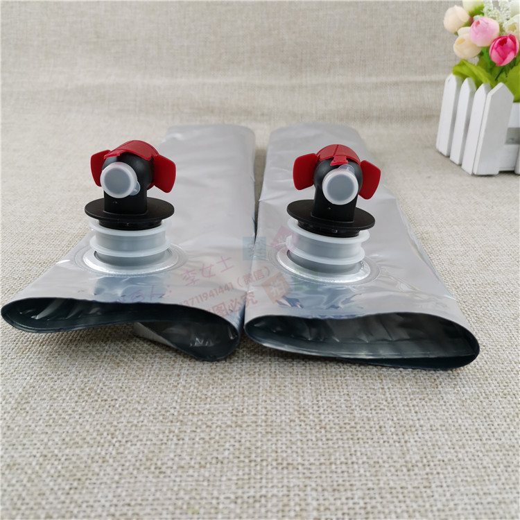 Custom Sock-Shaped Valve Pouch in Food-Grade Aluminum Foil Laminate for Wine, Juice & Liquid Filling