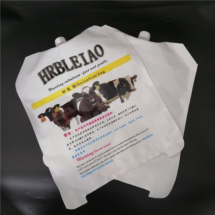 Hanging Calf Colostrum Feeding Pouch with Delivery Tube for Dairy Farms